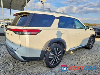 Trzecie zdjęcie samochodu z tyłu: 2023 NISSAN PATHFINDER PLATINUM VIN:5N1DR3DG9PC201917 - miniatura