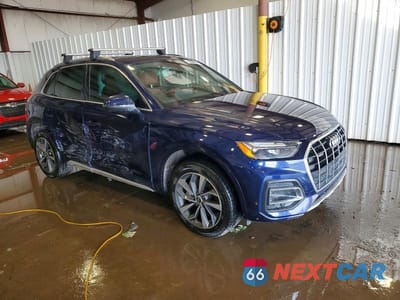 Czwarte zdjęcie samochodu z boku: 2021 AUDI Q5 PREMIUM VIN:WA1AAAFY9M2052266 - miniatura