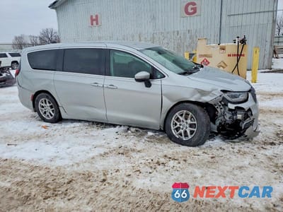 Czwarte zdjęcie samochodu z boku: 2023 CHRYSLER PACIFICA TOURING L VIN:2C4RC1BG5PR531533 - miniatura