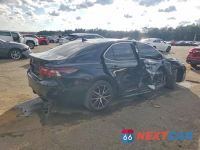 Trzecie zdjęcie samochodu z tyłu: 2022 TOYOTA CAMRY HYBRID SE VIN:4T1G31AK5NU573435 - miniatura