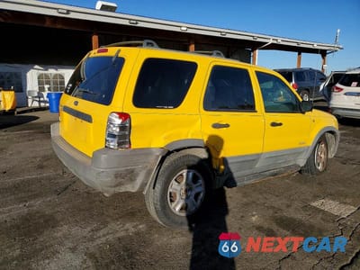 Trzecie zdjęcie samochodu z tyłu: 2002 FORD ESCAPE XLT VIN:1FMCU041X2KD85090 - miniatura