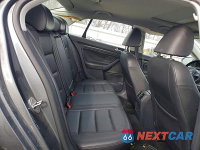 Zdjęcie 10 z 12 samochodu: 2010 VOLKSWAGEN JETTA SE VIN:3VWRZ7AJ7AM060558 - miniatura