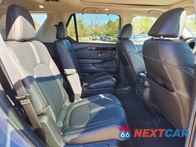 Zdjęcie 11 z 12 samochodu: 2024 HONDA PILOT TOURING VIN:5FNYG2H70RB010330 - miniatura