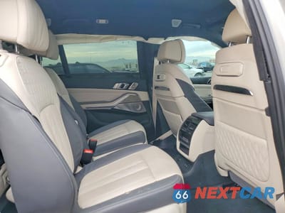 Zdjęcie 10 z 12 samochodu: 2023 BMW X7 M60I VIN:5UX33EM07P9P73371 - miniatura