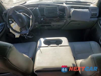 Zdjęcie 8 z 12 samochodu: 2005 FORD F250 SUPER DUTY VIN:1FTSW21PX5EC40469 - miniatura