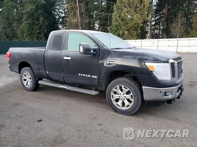 Czwarte zdjęcie samochodu z boku: 2017 NISSAN TITAN XD SV VIN:1N6BA1C45HN549568 - miniatura