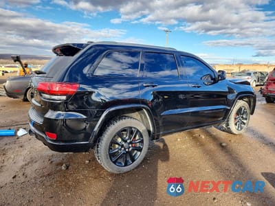 Trzecie zdjęcie samochodu z tyłu: 2017 JEEP GRAND CHEROKEE LAREDO VIN:1C4RJFAG1HC772858 - miniatura