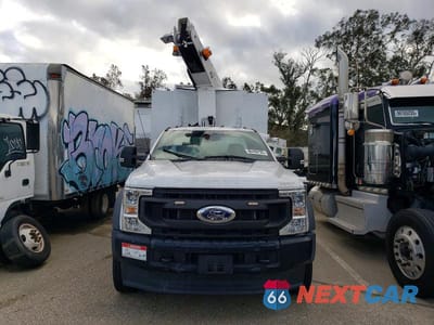 Piąte zdjęcie samochodu w środku: 2022 FORD 550 UTILITY / SERVICE TRUCK VIN:1FDUF5GN9NEG19412 - miniatura