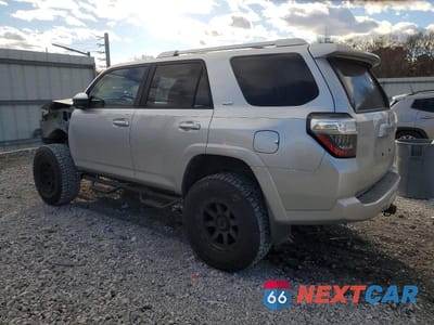 Drugie zdjęcie samochodu z przodu: 2015 TOYOTA 4RUNNER SR5/SR5 PREMIUM VIN:JTEBU5JRXF5268858 - miniatura