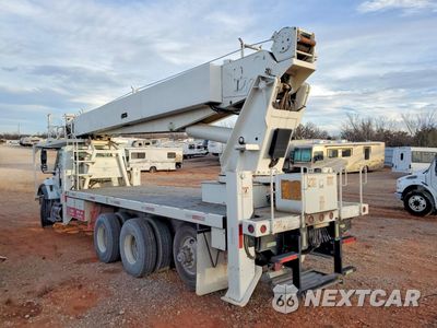 Trzecie zdjęcie samochodu z tyłu: 2004 INTERNATIONAL 7600 BUCKET TRUCK VIN:1HTWYAHT54J021579 - miniatura