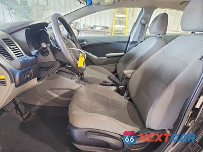 Zdjęcie 7 z 13 samochodu: 2015 KIA FORTE LX VIN:KNAFK4A66F5407375 - miniatura