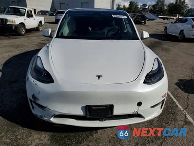 Piąte zdjęcie samochodu w środku: 2023 TESLA MODEL Y VIN:7SAYGDEF0PF589567 - miniatura