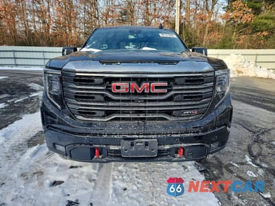Piąte zdjęcie samochodu w środku: 2022 GMC SIERRA K1500 AT4 VIN:3GTUUEET3NG604554 - miniatura