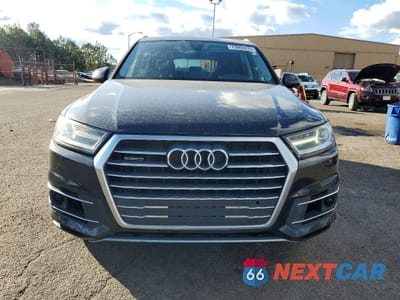 Piąte zdjęcie samochodu w środku: 2017 AUDI Q7 PREMIUM PLUS VIN:WA1LAAF73HD021802 - miniatura