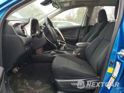 Zdjęcie 7 z 13 samochodu: 2017 TOYOTA RAV4 XLE VIN:JTMWFREVXHJ101232 - miniatura