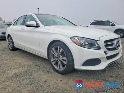 Czwarte zdjęcie samochodu z boku: 2017 MERCEDES-BENZ C 300 VIN:55SWF4JBXHU229328 - miniatura