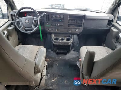 Zdjęcie 8 z 12 samochodu: 2017 GMC SAVANA 2500 DELIVERY VAN VIN:1GTW7AFF5H1338409 - miniatura