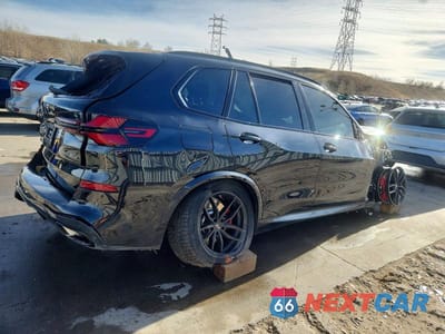 Trzecie zdjęcie samochodu z tyłu: 2024 BMW X5 XDRIVE50E VIN:5UX43EU03R9S60013 - miniatura