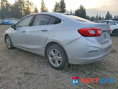 Drugie zdjęcie samochodu z przodu: 2018 CHEVROLET CRUZE LT VIN:1G1BE5SM5J7123320 - miniatura