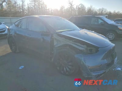 Czwarte zdjęcie samochodu z boku: 2023 TESLA MODEL Y VIN:7SAYGDEF9PF860268 - miniatura