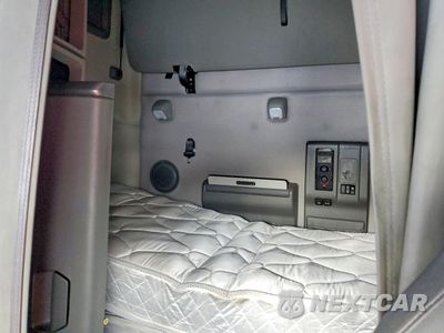 Zdjęcie 6 z 10 samochodu: 2019 VOLVO VN VNL VIN:4V4NC9EHXKN873670 - miniatura