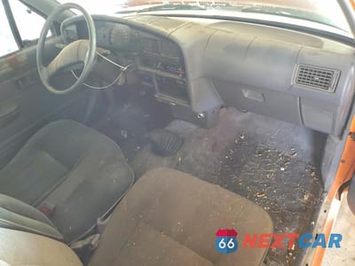 Zdjęcie 8 z 12 samochodu: 1989 TOYOTA PICKUP 1 TON LONG BED DLX VIN:JT4VN82N4K0000052 - miniatura