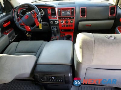 Zdjęcie 8 z 12 samochodu: 2019 TOYOTA SEQUOIA SR5 VIN:5TDBY5G1XKS167222 - miniatura
