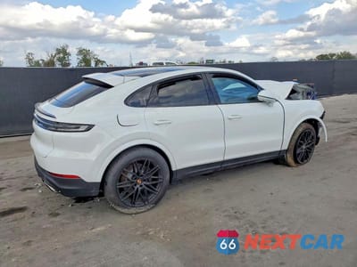 Trzecie zdjęcie samochodu z tyłu: 2025 PORSCHE CAYENNE COUPE VIN:WP1BA2AY6SDA33035 - miniatura