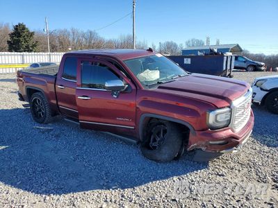 Czwarte zdjęcie samochodu z boku: 2017 GMC SIERRA K1500 DENALI VIN:3GTU2PEJXHG389601 - miniatura