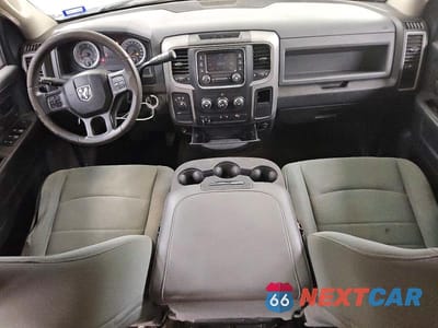 Zdjęcie 8 z 11 samochodu: 2015 RAM 2500 ST VIN:3C6UR5HJ4FG586893 - miniatura