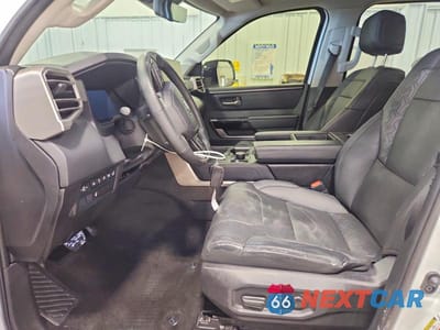 Zdjęcie 7 z 12 samochodu: 2024 TOYOTA TUNDRA LIMITED VIN:5TFWA5DB9RX184861 - miniatura
