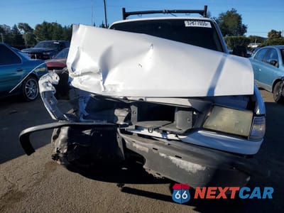 Piąte zdjęcie samochodu w środku: 2000 MAZDA B2500 VIN:4F4YR12C9YTM29208 - miniatura