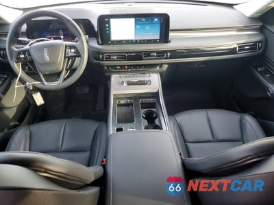 Zdjęcie 8 z 14 samochodu: 2025 LINCOLN AVIATOR VIN:5LM5J6WC7SGL31409 - miniatura