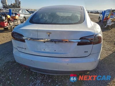 Zdjęcie 6 z 12 samochodu: 2014 TESLA MODEL S VIN:5YJSA1H11EFP57345 - miniatura