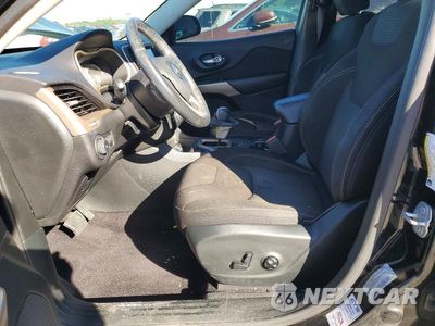 Zdjęcie 7 z 13 samochodu: 2017 JEEP CHEROKEE LATITUDE VIN:1C4PJLCB1HW613523 - miniatura