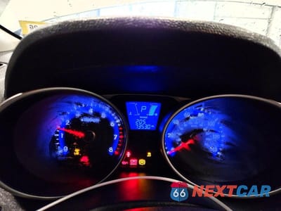 Zdjęcie 9 z 12 samochodu: 2010 HYUNDAI TUCSON VIN:KM8JUCAC8AU047186 - miniatura