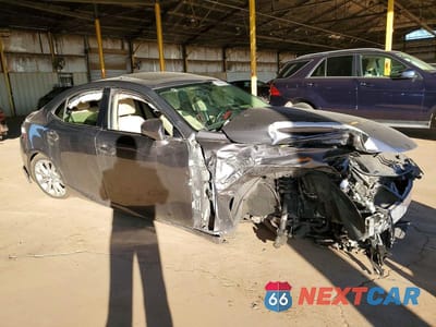 Czwarte zdjęcie samochodu z boku: 2016 LEXUS IS 200T VIN:JTHBA1D29G5025207 - miniatura