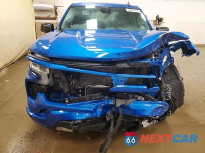 Piąte zdjęcie samochodu w środku: 2023 CHEVROLET SILVERADO K1500 RST VIN:1GCUDEE82PZ109728 - miniatura