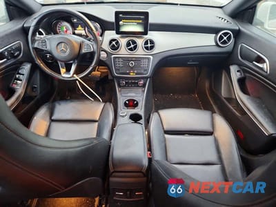 Zdjęcie 8 z 12 samochodu: 2016 MERCEDES-BENZ CLA 250 VIN:WDDSJ4EB9GN327006 - miniatura