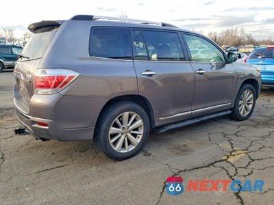 Trzecie zdjęcie samochodu z tyłu: 2013 TOYOTA HIGHLANDER HYBRID LIMITED VIN:JTEDC3EH5D2015852 - miniatura