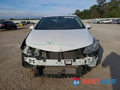 Piąte zdjęcie samochodu w środku: 2017 CHEVROLET CRUZE LS VIN:1G1BC5SM7H7176987 - miniatura