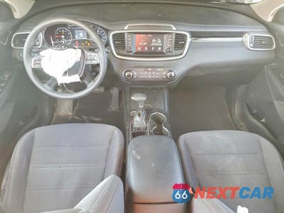 Zdjęcie 8 z 12 samochodu: 2019 KIA SORENTO L VIN:5XYPG4A34KG581879 - miniatura