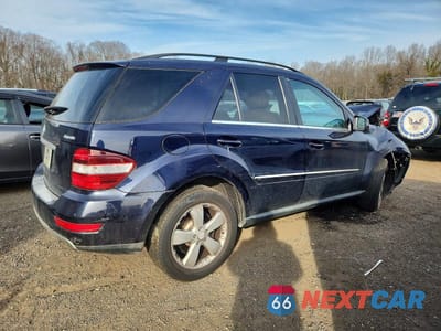 Trzecie zdjęcie samochodu z tyłu: 2011 MERCEDES-BENZ ML 350 4MATIC VIN:4JGBB8GB8BA684930 - miniatura