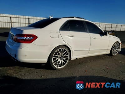 Trzecie zdjęcie samochodu z tyłu: 2013 MERCEDES-BENZ E 350 VIN:WDDHF5KB1DA665363 - miniatura