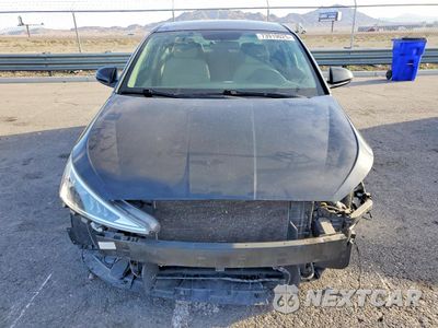 Piąte zdjęcie samochodu w środku: 2019 HYUNDAI ELANTRA SE VIN:5NPD74LF6KH440654 - miniatura