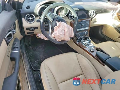 Zdjęcie 8 z 12 samochodu: 2018 MERCEDES-BENZ SLC 300 VIN:WDDPK3JA4JF154457 - miniatura