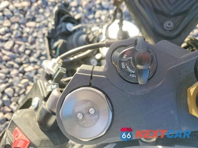 Zdjęcie 8 z 9 samochodu: 2019 SUZUKI GSX-R600 VIN:JS1GN7FA3K7101241 - miniatura