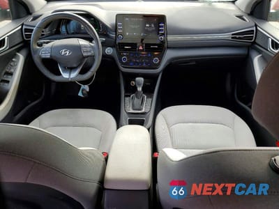 Zdjęcie 8 z 13 samochodu: 2021 HYUNDAI IONIQ SE VIN:KMHC75LC2MU250992 - miniatura