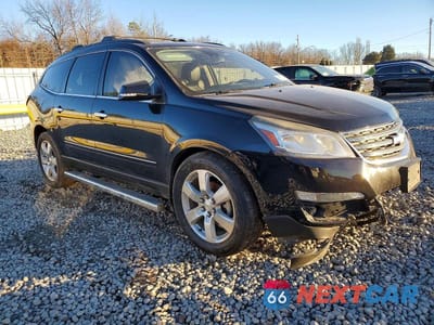 Czwarte zdjęcie samochodu z boku: 2017 CHEVROLET TRAVERSE PREMIER VIN:1GNKRJKD4HJ171853 - miniatura