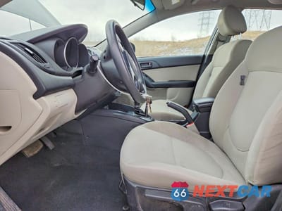 Zdjęcie 7 z 13 samochodu: 2011 KIA FORTE EX VIN:KNAFU5A26B5460181 - miniatura